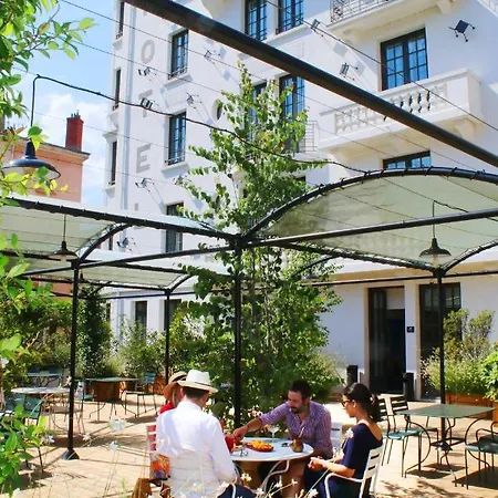 College Отель 4*