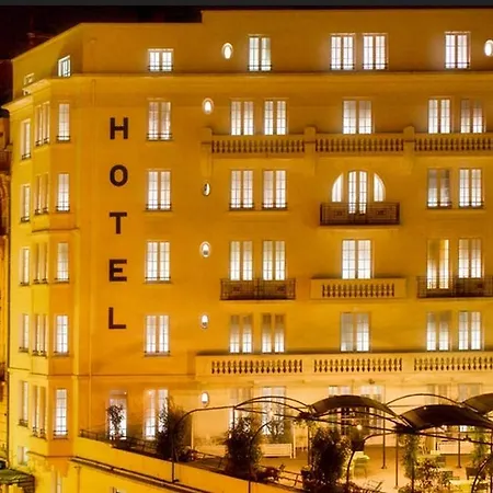 学院酒店 酒店 4*