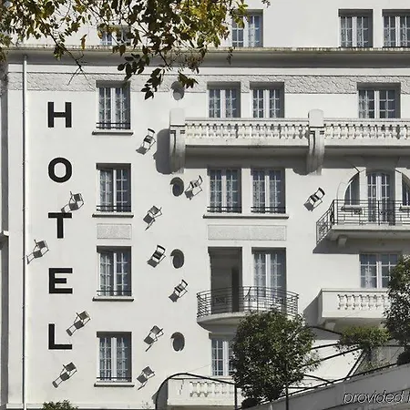 Отель College
