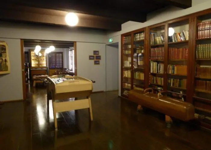 Отель College 4*