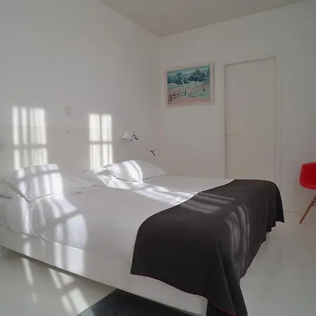 College Hotell 4*