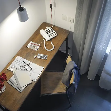 College Hotel 4*