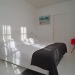 College Hotel 4*