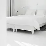 Hotel College 4*