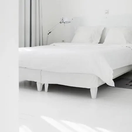Hotel College 4*